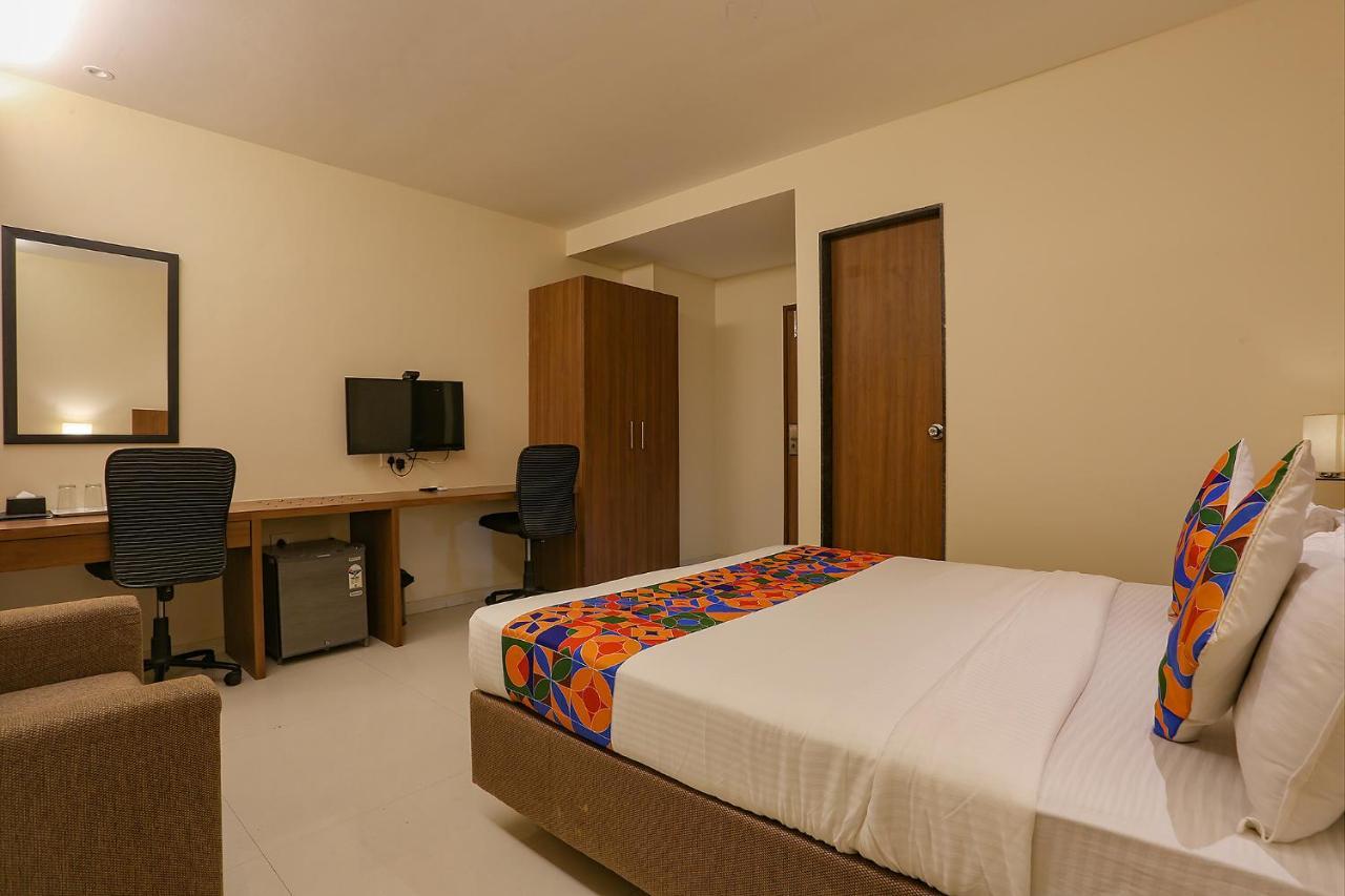 Fabhotel Royal International Мумбаи Экстерьер фото