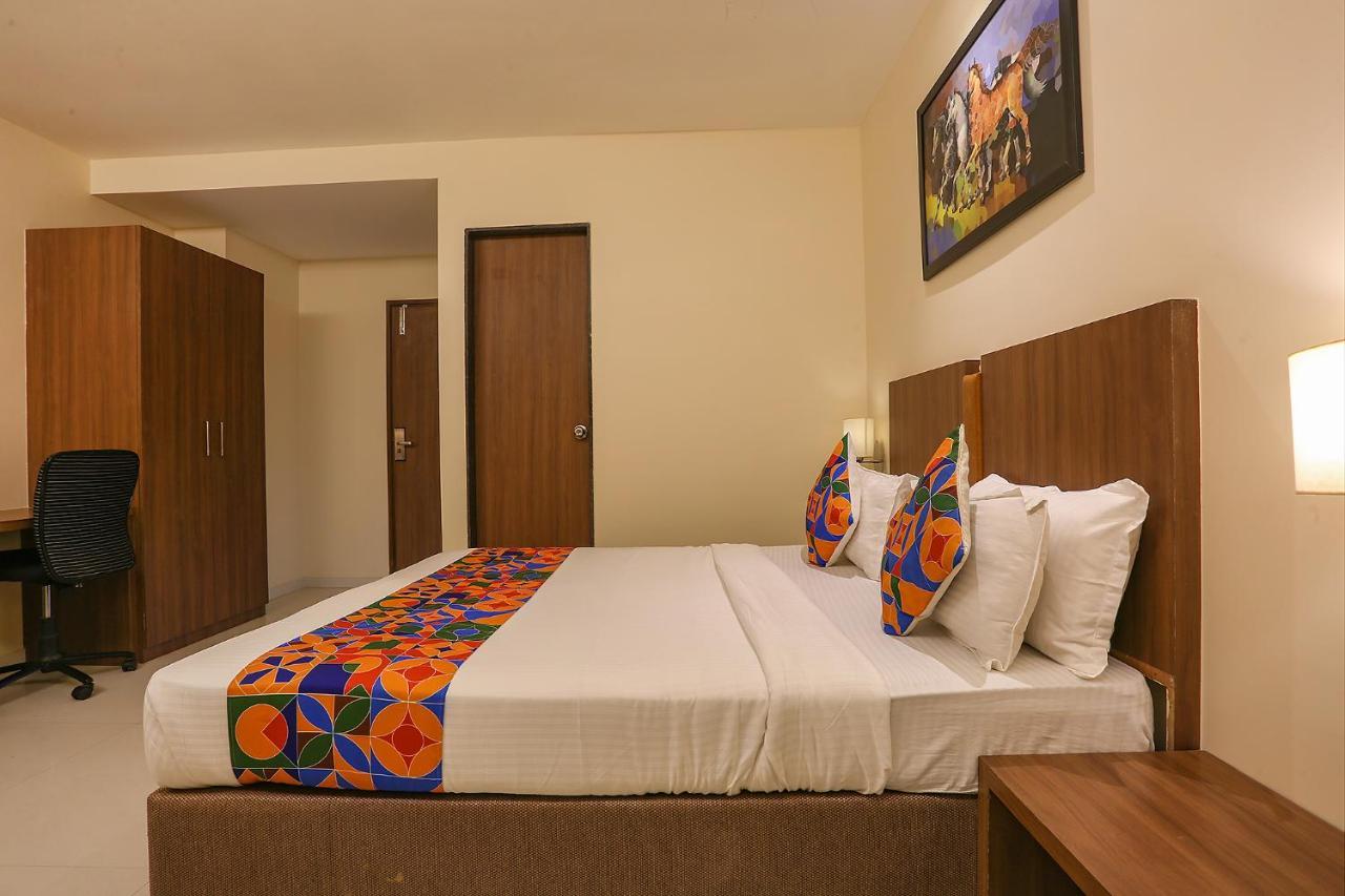 Fabhotel Royal International Мумбаи Экстерьер фото