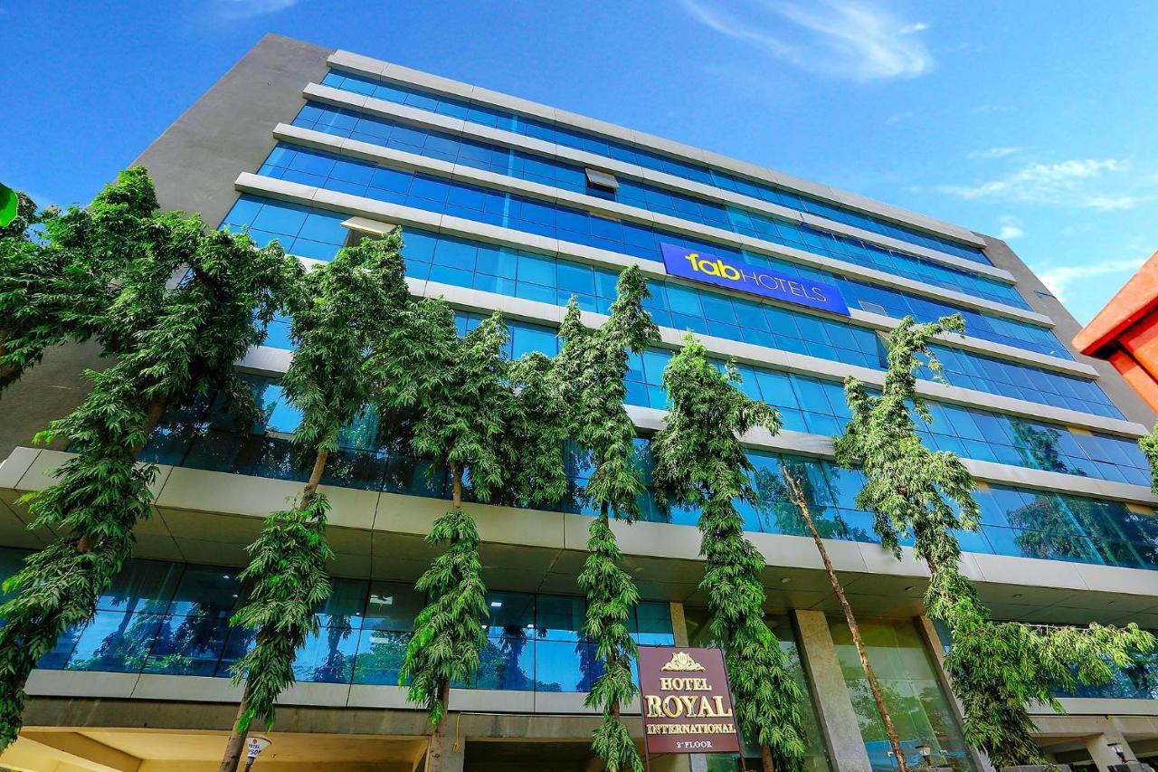 Fabhotel Royal International Мумбаи Экстерьер фото