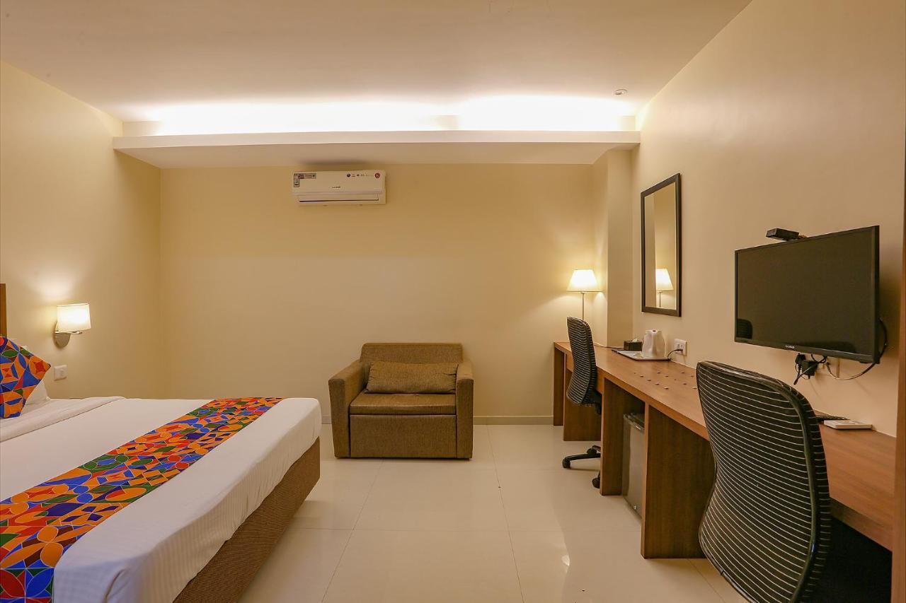 Fabhotel Royal International Мумбаи Экстерьер фото